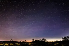 看星星的人图片