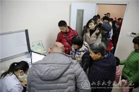 有一种忙碌叫儿科门急诊图片