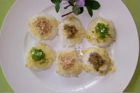 剩下的米饭你怎么处置的，还在炒饭吗？这种做法也许你没想到吧！图片