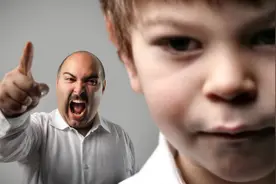 “今天等你回来收拾你”。这句话让父亲成了终身悔恨与遗憾图片