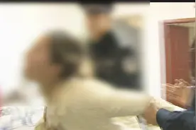 分手后前任找新欢 女子气不过找开锁王上门撒泼“我要弄死你！”视频封面