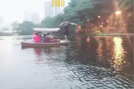 虎牙主播官总带妹晋级失败 兑现诺言直播跳河 网友：真男人视频封面