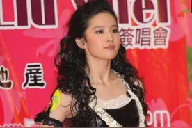 刘亦菲不能胜任花木兰？高清图还原刘亦菲少女时期的惊艳图片