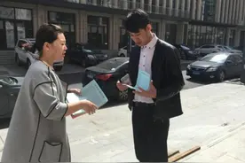 净月高新区新立城镇天富社区开展“交通秩序大会战”宣传活动图片
