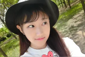 春夏季我们行走在路上 水密码美白防晒让我们保持水嫩亮白肌图片