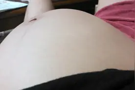 怀孕36周胎儿胎动，肚子里的宝宝踢打有力，看着像是男宝宝！视频封面