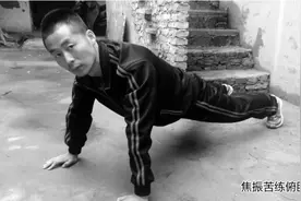 全球俯卧撑最牛人:连做110个，气不喘，脸不红！图片