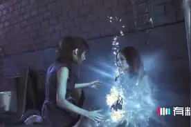 真人版《拳皇》不知火舞和八神联合抗敌 特效太炫酷视频封面