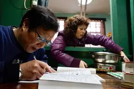 魔都新雇佣关系：我帮你看孩子，你帮我做家务，主耶？仆耶？图片