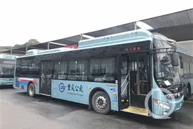 重庆多条公交线路换新车 市民出行更加方便舒适图片