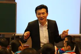 为改变语文“假大空”走上讲台，王旭明说把成功当唯一目标是反教育图片