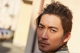 张博时尚街拍曝光 随性儒雅化身气质男神图片