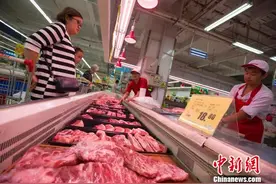 中国猪肉安全吗？为啥喂饲料？吃猪肉这些事要明白图片