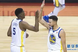 NBA常规赛：勇士胜猛龙图片