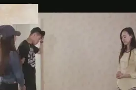 女儿带男友回家，妈妈竟然是男友的前女友！视频封面