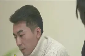 小伙儿因思念前任，整天借酒浇愁，兄弟看不下去，想出这个好办法视频封面