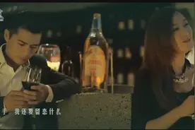 一曲《寂寞的人伤心的歌》，听醉了！图片