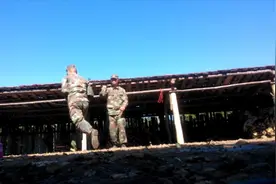 90后兵哥哥训练之余跳EXO防弹少年团和MJ的舞蹈串烧图片
