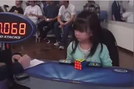 三岁小女孩复原魔方只需47秒图片