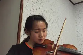 小提琴演奏，孙燕姿的《遇见》，电影“向左走，向右走”的主题曲图片