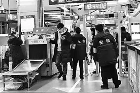 地铁安检十年查违禁品116万件 水果刀“出镜率”最高图片