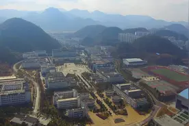 老师航拍凯里学院，看看我们曾经的校园，多少人生活过的地方！视频封面
