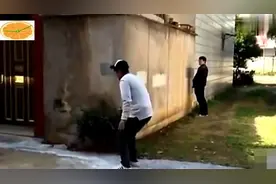 爆笑恶搞：大哥别杀我中外混剪合辑！视频封面