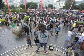 墨江双胞节越黑越开心图片