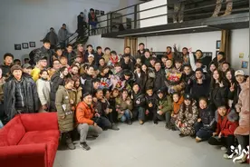 《沙海》剧组杀青 主创敬业吴磊吃沙遭调侃图片