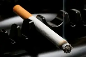 转给自己，得什么千万别得癌，只因我们看不起病！图片