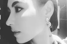 张柏芝展现完美侧颜五官精致美cry 网友：好像奥黛丽赫本图片