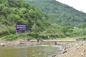 网传贵阳“阿哈水缸”受污染 管理处：已及时清理打捞图片