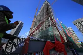 北京首栋超高层钢结构住宅封顶 使用面积增3%图片