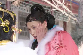 太子妃果然嚣张，抬手给了秀女一个巴掌！视频封面