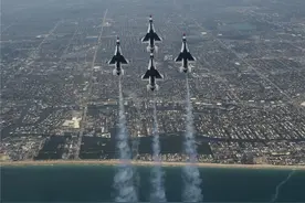 组图：腾空出世！美空军“雷鸟”飞行表演队展示高超技艺图片