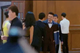 《欢乐颂》小包总杨烁人气飙升 没想到老婆居然是她！图片