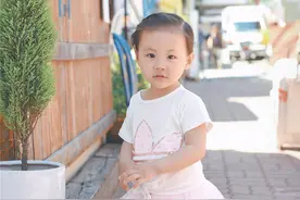 带着小香去韩国淘货打版时尚女童夏装搭配就地拍片儿感觉萌萌哒!图片