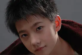 杨洋：一笑倾城再笑倾国，美男如斯，还这样有情调，算逆天么？图片