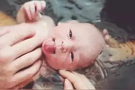 刚出生的宝宝表情居然是这样的！看呆了~图片