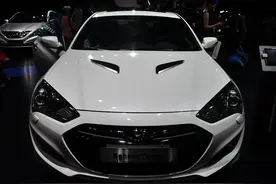 进口入门级跑车！现代劳恩斯酷派只卖20多万超拉风图片