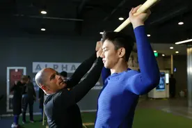 阿迪达斯革新训练装备ALPHASKIN系列发布图片