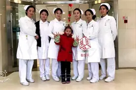 感恩医护细心照顾住院爷爷 ，6岁女孩画像送护士姐姐图片