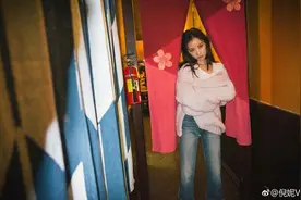 新一代时尚女王！倪妮的拍照姿势太美，堪称时尚教科书图片