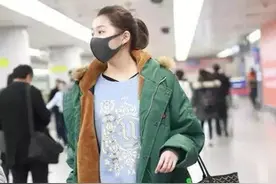 95后小花旦机场比美，欧阳娜娜青春气息十足图片