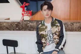 任嘉伦升级当爹！微博晒宝宝小手照幸福甜蜜图片