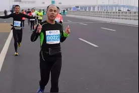 济源“警察哥”跑步上下班，一年一个万里长征！图片
