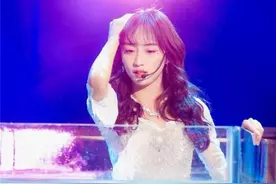SNH48演唱会上宣布重组 李艺彤黄婷婷风波后同台图片