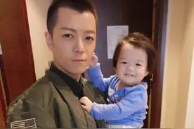 曾经的快乐男声早都当爸了，如今坑得一手好娃图片