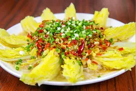 这道粉蒸娃娃菜，绝对是年夜饭的颜值担当，看看厨师长的具体操作视频封面