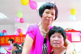 失独妈妈走出悲伤投入义工行列 用爱为同路人疗伤图片